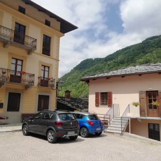 Il municipio di Perrero