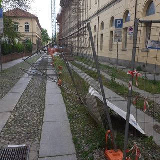 Le recinzioni danneggiate
