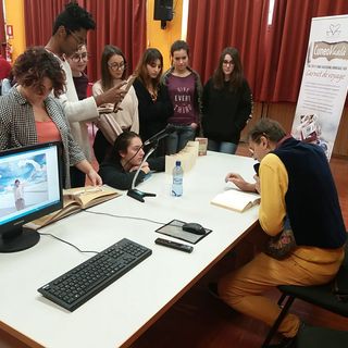 Sulle ali di un taccuino: Faravelli incontra gli studenti dell'artistico di Pinerolo