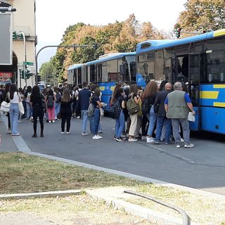 La fermata tra corso Torino e piazza Roma a Pinerolo