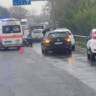 Pinerolo: frontale sulla circonvallazione, tre donne ferite