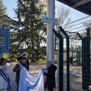 La scopertura della targa del piazzale Alberto Barbero