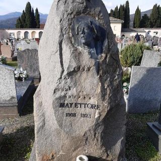 La tomba di Ettore Giovanni May nel cimitero di Pinerolo