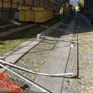 Cantiere del Liceo Porporato di Pinerolo nel mirino continuo dei vandali