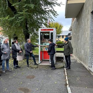 A Piscina i libri si trovano nella cabina del telefono