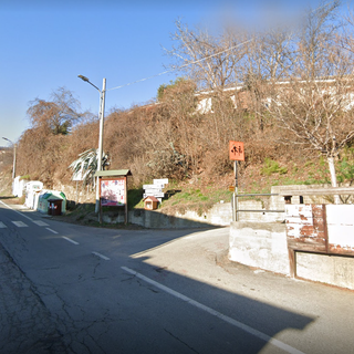 La provinciale 165 all’incrocio con la strada per le scuole