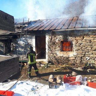 Incendio a Prageassaut San Germano Chisone