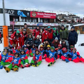 I bimbi della primaria Frassati al primo giorno di corso a Sestriere