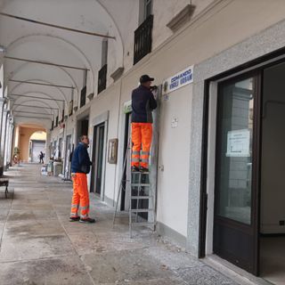 I lavori per il trasloco della Polizia locale