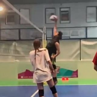 Un’immagine del video di TikTok di allenamento della nuova squadra