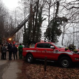Vigili del fuoco in strada Coppieri a Torre Pellice