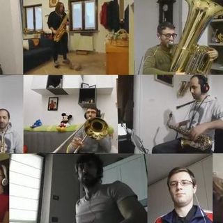 A Vigone musicisti e majorettes continuano ad esibirsi assieme, ma ognuno da casa propria