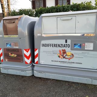 I nuovi cassonetti con tessera