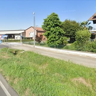 La rotonda dove l’auto si è fermata