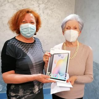 Il tablet della solidarietà all’Istituto di riposo di Villafranca Piemonte