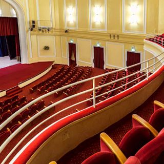 La stagione teatrale del Casinò di Sanremo torna a gennaio con grandi nomi: Belvedere, Bocci e Morelli pronti a salire sul palco