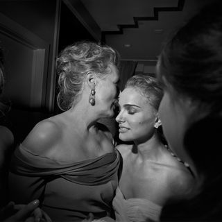 Party hollywoodiani e cicatrici in bianco e nero: Fink e Benassi si incontrano a CAMERA [FOTO]