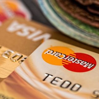 Carte di Credito Visa e Mastercard: Vantaggi, Differenze, Costi e Utilizzo