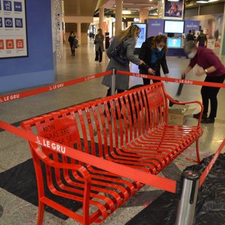 panchina rossa a Grugliasco