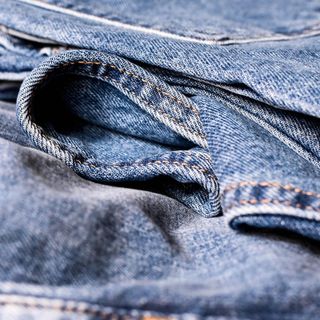 Jeans donna: cinque modelli di tendenza per la primavera estate 2025