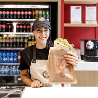 La Piadineria rivoluziona il gusto e questa volta guarda al Piemonte: arriva La Viteltonnè limited edition!