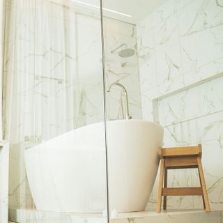 Trasformazione da vasca a doccia: innovazione e comfort con Gallo Linea Bagno