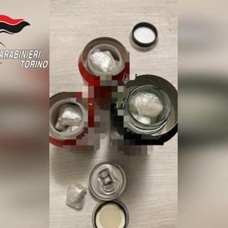 La droga nascosta nei doppifondi delle lattine