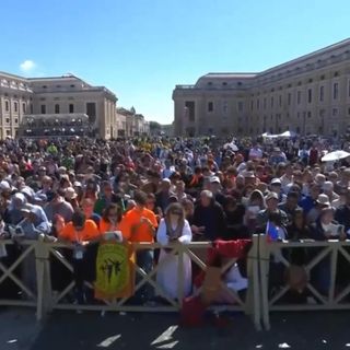 Un momento della cerimonia in piazza San Pietro