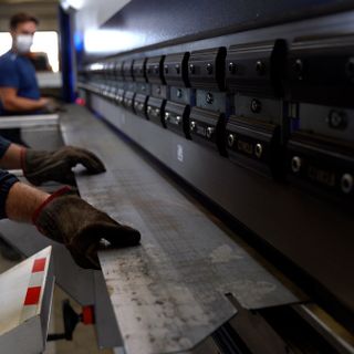 I nuovi materiali nella piegatura della lamiera: una rivoluzione silenziosa