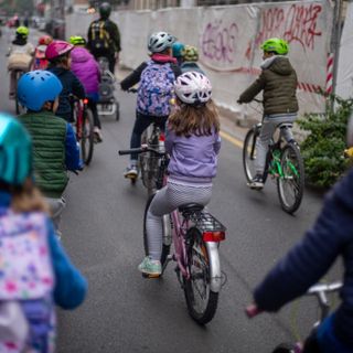 “Streets for Kids”: le scuole scendono in strada per aria pulita e sicurezza