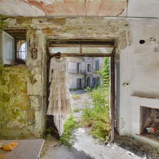 "I custodi dell'abbandono" dal 21 giugno al 12 luglio