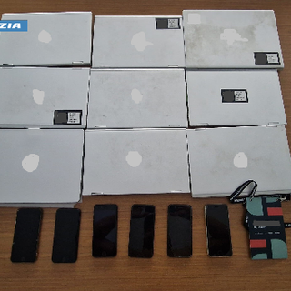 I computer sottratti dal ladro all'interno delle Ogr