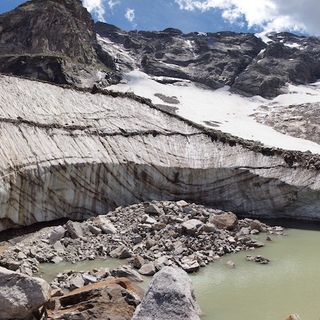 Nel cortile del Rettorato inaugura la mostra che racconta la crisi dei ghiacciai