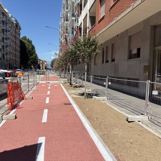 In via Filadelfia prende forma la nuova ciclabile che ridisegna due quartieri In via Filadelfia prende forma la nuova ciclabile che ridisegna due quartieri