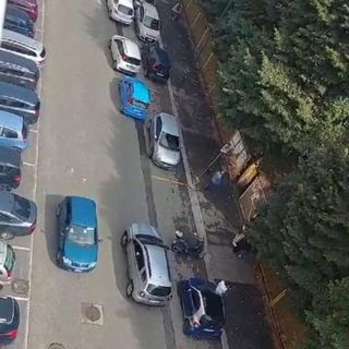 Traffico davanti alla scuola Regina Margherita: “Si valuti un divieto temporaneo di accesso”