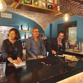 Con "Libri al balcone" l'Open Factory di Nichelino abbina cultura e convivialità