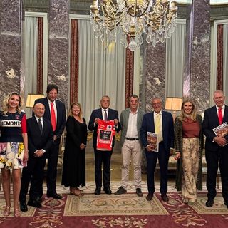 Foto di gruppo tra Piemonte e Spagna