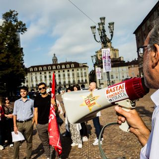 Un momento del presidio organizzato dalla Cgil Un momento del presidio organizzato dalla Cgil
