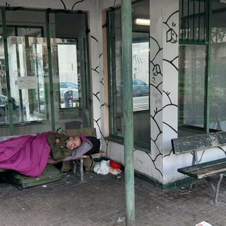 Nuovi bivacchi in piazza Risorgimento