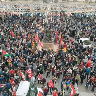 Partenza del corteo dalla piazza del Comune di Torino