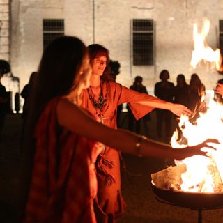 Samonios, la vera storia di Halloween ai Musei Reali: l’accensione del fuoco propiziatorio nei Giardini Samonios, la vera storia di Halloween ai Musei Reali: l’accensione del fuoco propiziatorio nei Giardini