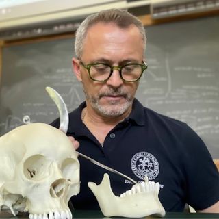 Il professor Nuzzolese, a Torino come a Bari: scienza e diritti umani nel nome dell’identità perduta