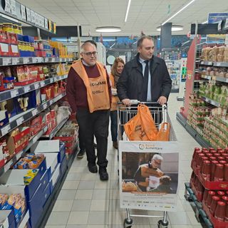 Anche il sindaco Lo Russo partecipa alla giornata della Colletta Alimentare