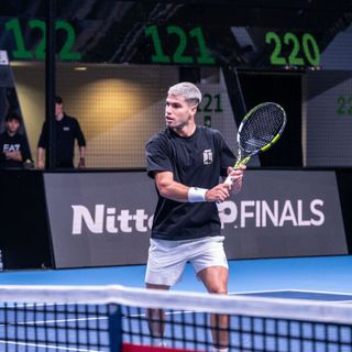 Carlos Alcaraz durante uno degli allenamenti dei giorni scorsi