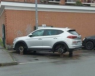 Auto rubate o 'cannibalizzate': Nichelino torna a fare i conti col fenomeno