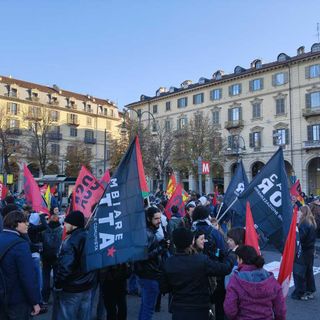 Corteo di protesta nelle strade di Torino
