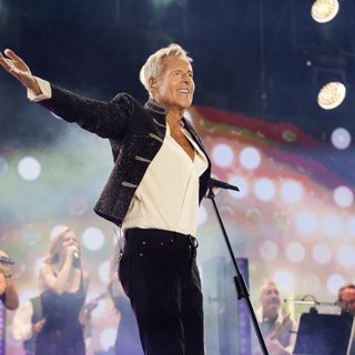 Claudio Baglioni chiude in piazza San Carlo a Torino il suo tour "La vita è adesso"