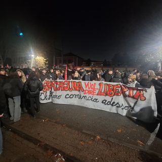 Askatasuna sotto sequestro, la piazza risponde con accuse al governo e al sindaco