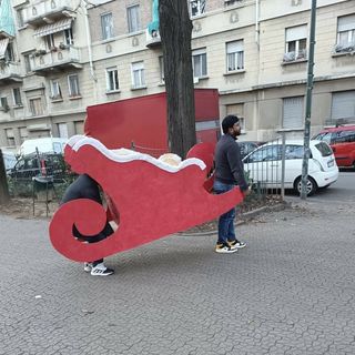 La slitta di Babbo Natale dura 7 giorni: “Hanno vinto i vandali"