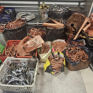 Tonnellate di rame e altri metalli rubati: a Torino in manette due stranieri